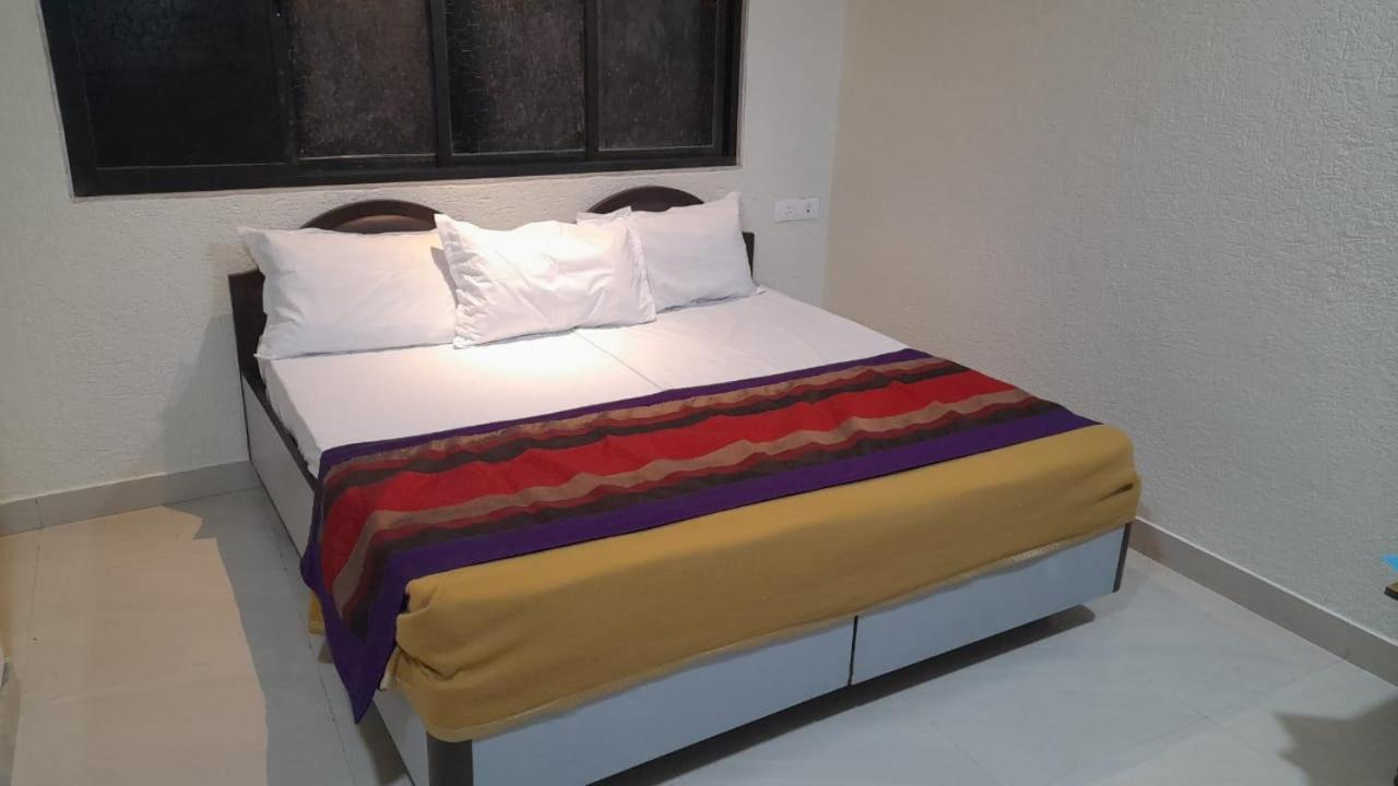 Shraddha Hotel מומביי מראה חיצוני תמונה